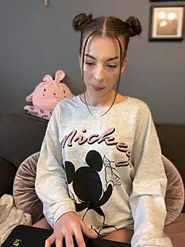 Mia Ethan online show from 02.12.25