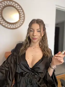 Mia Ethan online show from 09.21.25