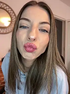 Mia Ethan online show from 09.25.25