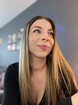 Mia Ethan online show from 04.27.26