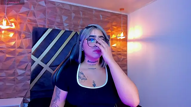 Alahia Dangelo online show from 10.01.25