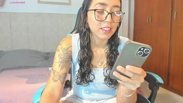 Snapshot of _maria_foxx_ chatting on 04.10.26 maria foxx online show from 04.10.26