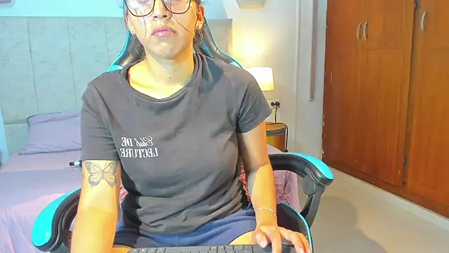 Snapshot of _maria_foxx_ chatting on 04.13.26 maria foxx online show from 04.13.26