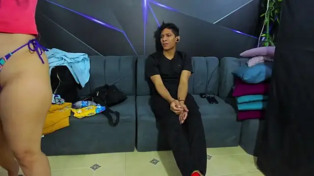 playsgirlhot online show from 12.17.25