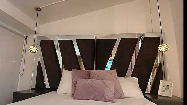 Milkdulce1 online show from 09.29.25