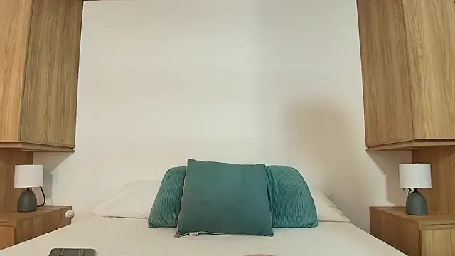 Milkdulce1 online show from 10.06.25