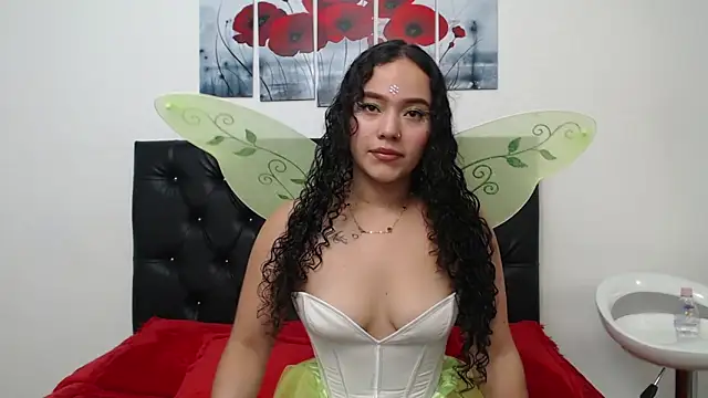 Snapshot of amaranta_f00x chatting on 10.31.25 amaranta f00x online show from 10.31.25