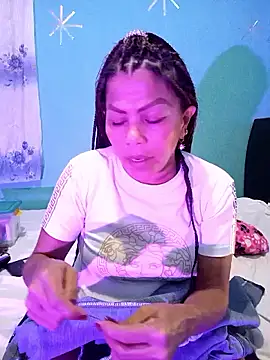 dulcesilvana10 online show from 12.17.24