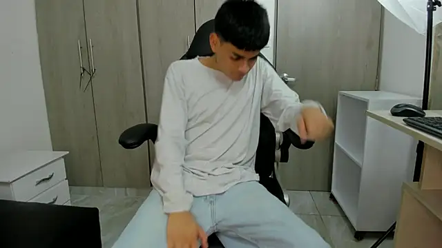 Yef Thin online show from 01.05.25