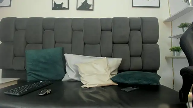 Yef Thin online show from 03.11.25