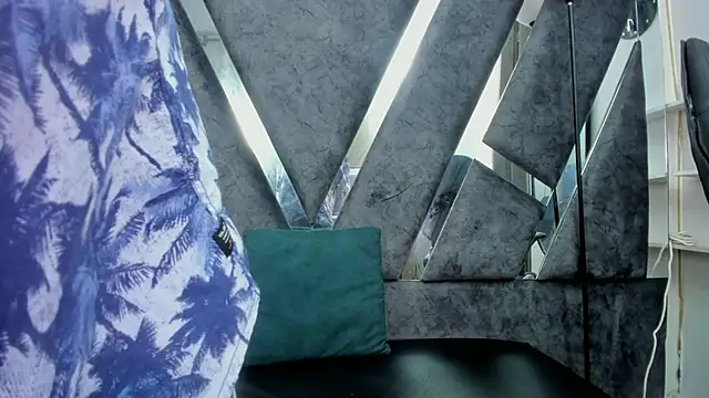 Yef Thin online show from 09.17.25