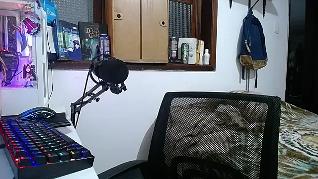 Snapshot of esjrobles chatting on 01.31.25 esjrobles online show from 01.31.25