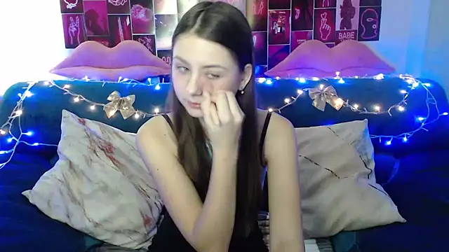 Snapshot of MilanaRoza chatting on 01.11.25 MilanaRoza online show from 01.11.25