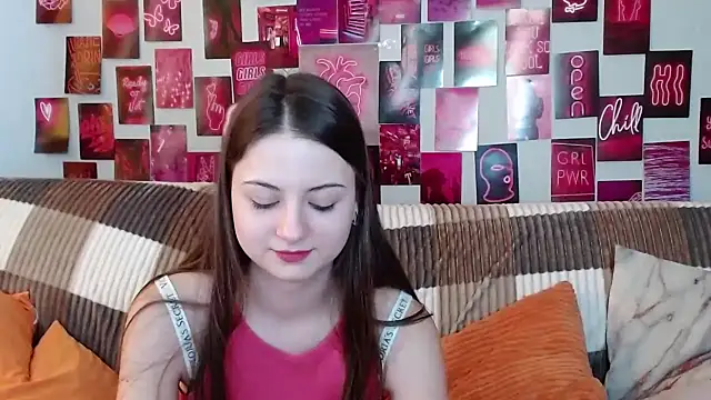 Snapshot of MilanaRoza chatting on 02.02.25 MilanaRoza online show from 02.02.25