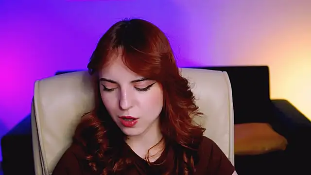 Snapshot of evanellson chatting on 03.10.25 evanellson online show from 03.10.25