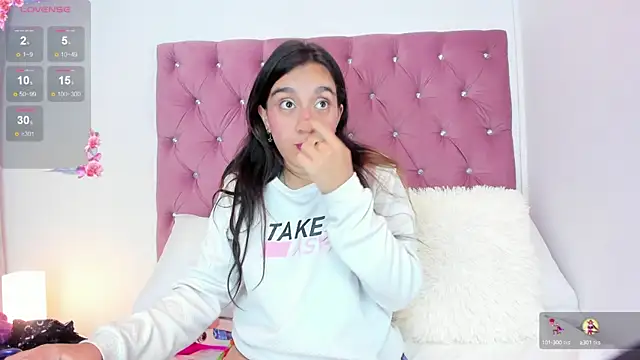 KiraSmitt online show from 12.10.24