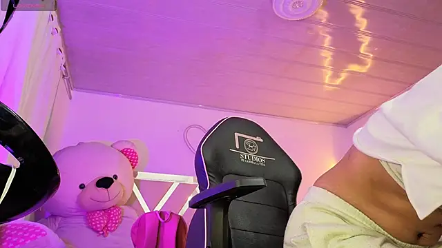 Laylafoxy tay online show from 09.24.25