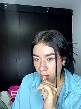 Im Valen Cute online show from 12.03.24