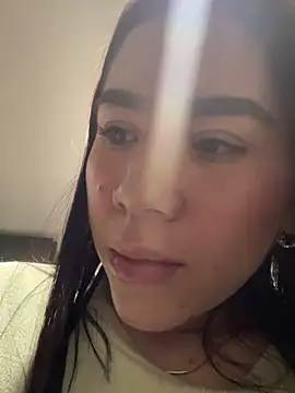 Im Valen Cute online show from 12.23.24