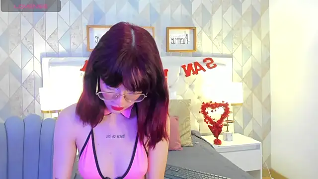 Snapshot of Nastya_Fantasy chatting on 02.13.25 Nastya Fantasy online show from 02.13.25