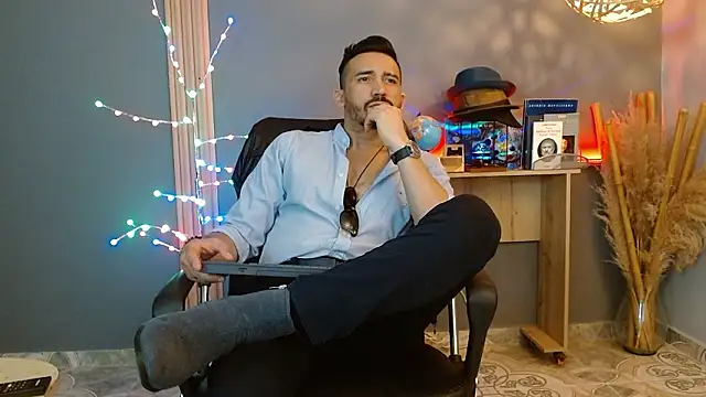 Reiko 85  online show from 03.14.26