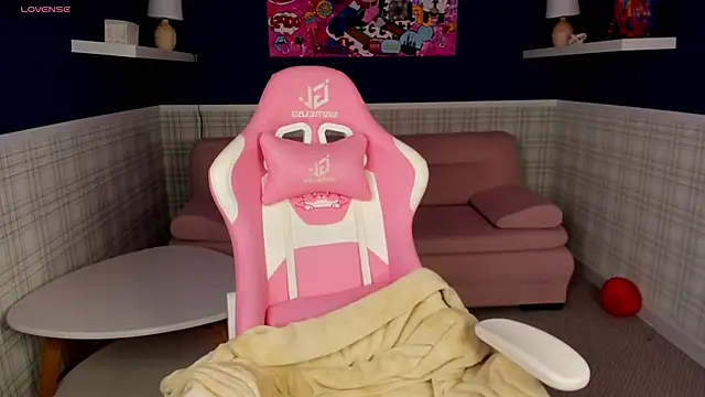 Snapshot of Jennifer_Wadee chatting on 03.18.25 Jennifer Wadee online show from 03.18.25