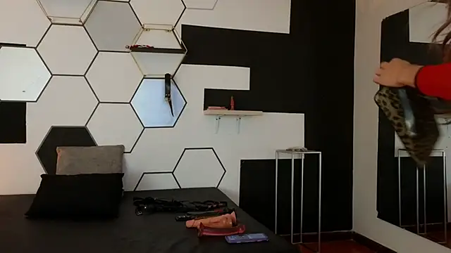 haileycat online show from 02.08.25