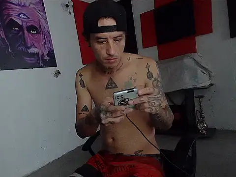 Snapshot of patrik_tattoo_ chatting on 06.08.26 patrik tattoo online show from 06.08.26