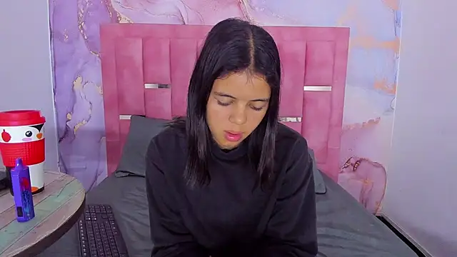 Snapshot of LizzMartin chatting on 12.14.24 LizzMartin online show from 12.14.24