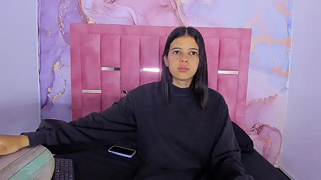 Snapshot of LizzMartin chatting on 12.18.24 LizzMartin online show from 12.18.24