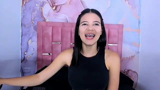 Snapshot of LizzMartin chatting on 01.24.25 LizzMartin online show from 01.24.25