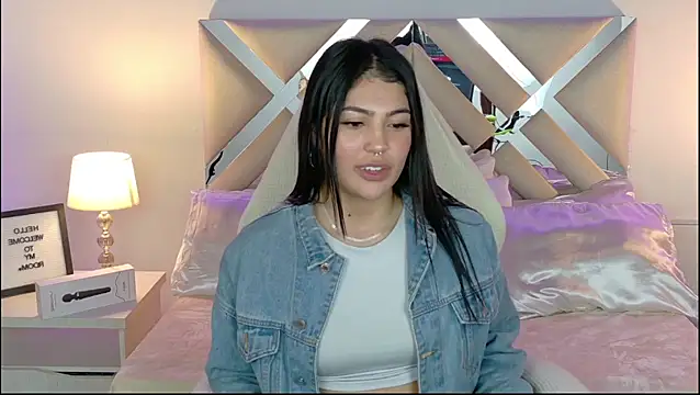 Snapshot of Mara_Saenzz chatting on 01.10.25 Mara Saenzz online show from 01.10.25