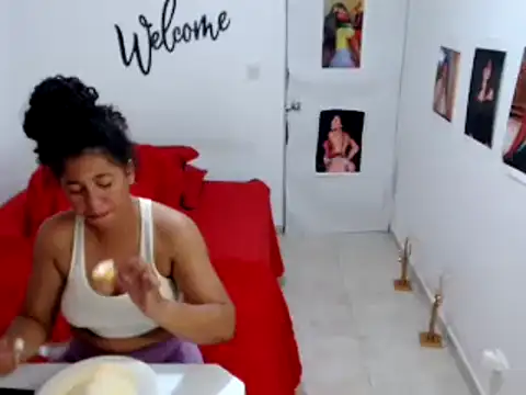 Snapshot of bellacrespalatina chatting on 01.09.25 bellacrespalatina online show from 01.09.25