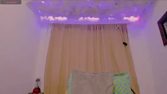 Snapshot of Lauu_G chatting on 03.06.25 Lauu G online show from 03.06.25