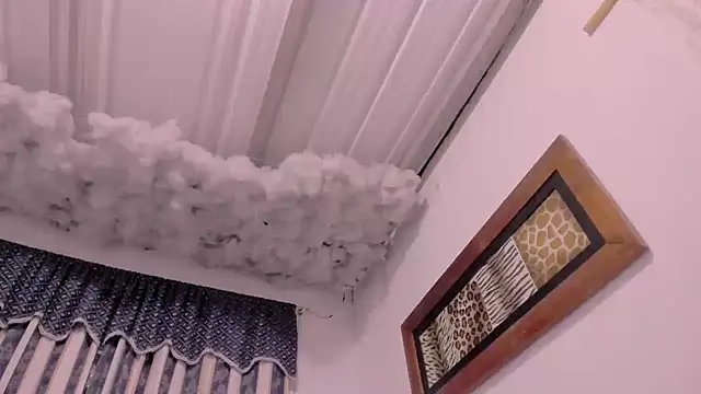 Snapshot of Lauu_G chatting on 09.24.25 Lauu G online show from 09.24.25