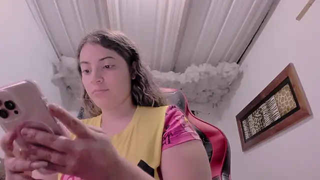 Snapshot of Lauu_G chatting on 09.28.25 Lauu G online show from 09.28.25