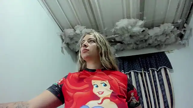 Snapshot of Lauu_G chatting on 03.04.26 Lauu G online show from 03.04.26