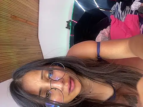 Snapshot of Jade_Zephyra chatting on 02.17.25 Jade Zephyra online show from 02.17.25