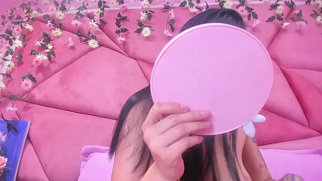 Snapshot of ChloeeTompson_ chatting on 03.11.25 ChloeeTompson online show from 03.11.25