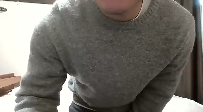 Snapshot of YU-KI00 chatting on 03.19.25 YU-KI00 online show from 03.19.25