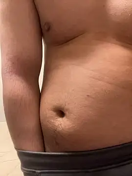 YU-KI00 online show from 12.19.25