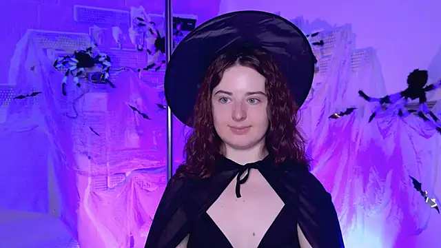 Snapshot of AnnTerry_ chatting on 10.18.25 AnnTerry online show from 10.18.25