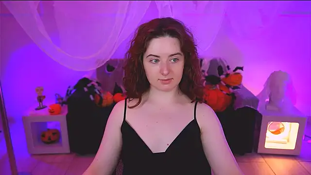 Snapshot of AnnTerry_ chatting on 11.04.25 AnnTerry online show from 11.04.25