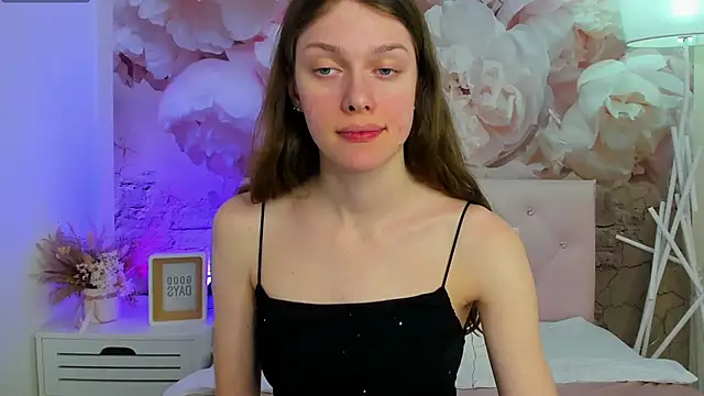 Snapshot of JaneBrowni chatting on 03.19.25 JaneBrowni online show from 03.19.25