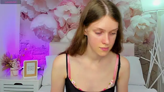 Snapshot of JaneBrowni chatting on 09.12.25 JaneBrowni online show from 09.12.25