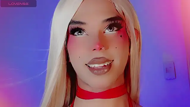 Snapshot of DanniLee_ chatting on 11.29.25 DanniLee online show from 11.29.25