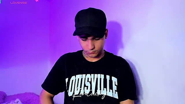 Snapshot of christianwang chatting on 12.14.25 christianwang online show from 12.14.25