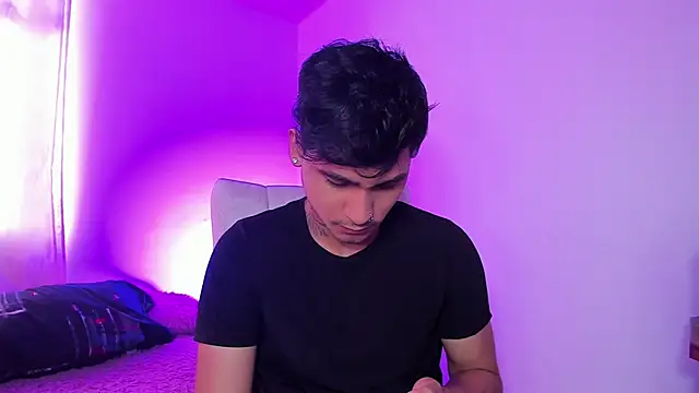 Snapshot of christianwang chatting on 12.22.25 christianwang online show from 12.22.25