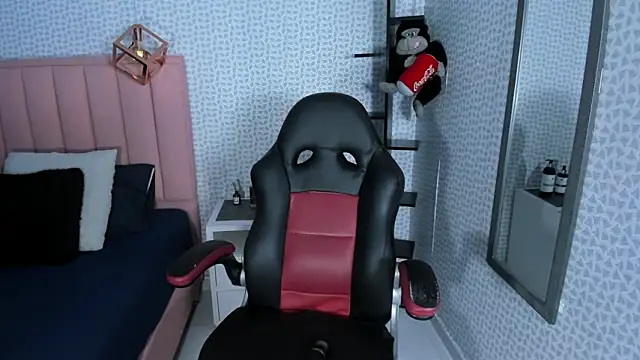 DENISERICHARD2 online show from 10.04.25