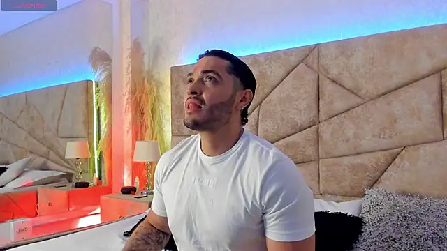 Snapshot of JossAckland chatting on 02.01.26 JossAckland online show from 02.01.26